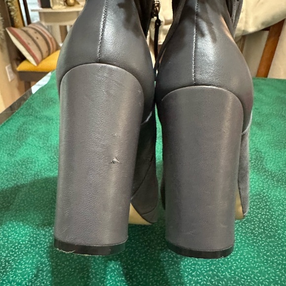 White House Black Market suede booties - Picture 5 of 11